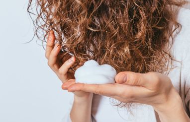 Jak zadbać o włosy średnioporowate?